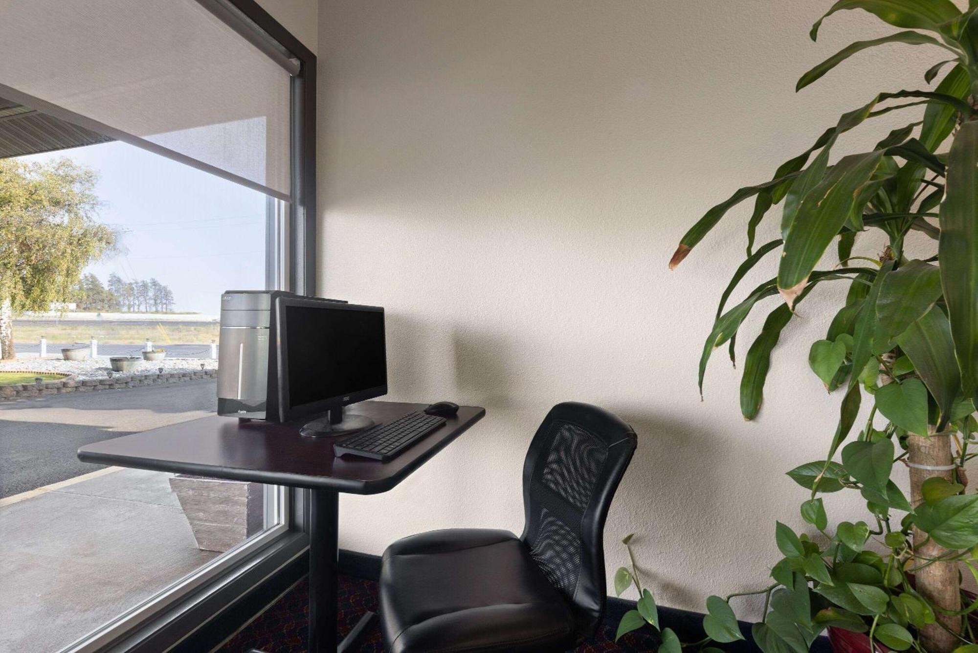 Days Inn By Wyndham Ritzville Exteriör bild